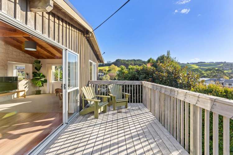 6 Seatoun Avenue Leigh_13