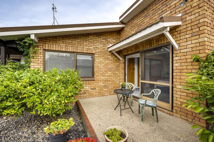 2/30 Ngarimu Crescent Taradale_13