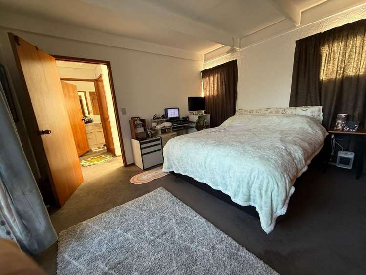 16 Woodhall Road Epsom_13