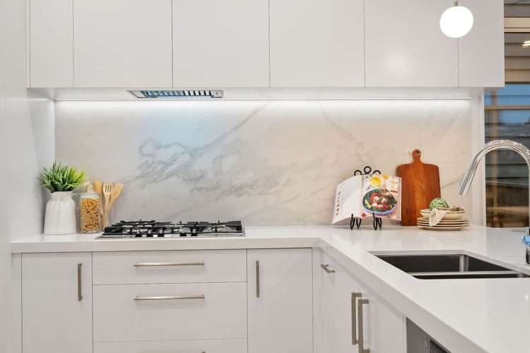 155 Bonair Crescent Silverdale_9