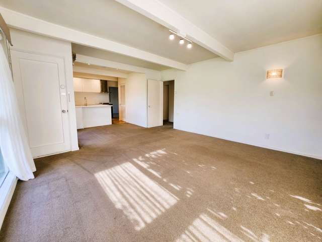 2-Bedroom End Unit with Private Fenced Garden