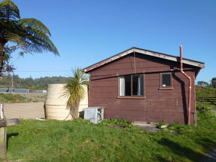 254 Coulson Road Paroa_10