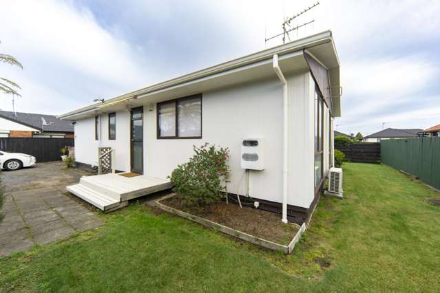 Beautifully Refreshed 3 Bedroom Home in St Andrews