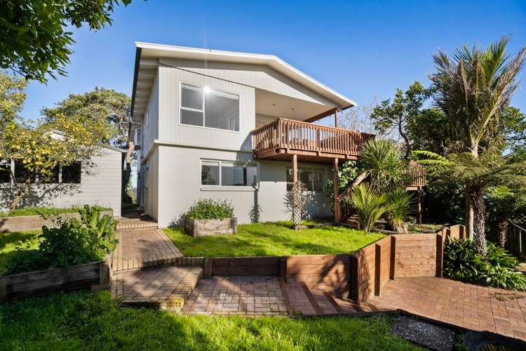 16 Arapito Road Titirangi_23