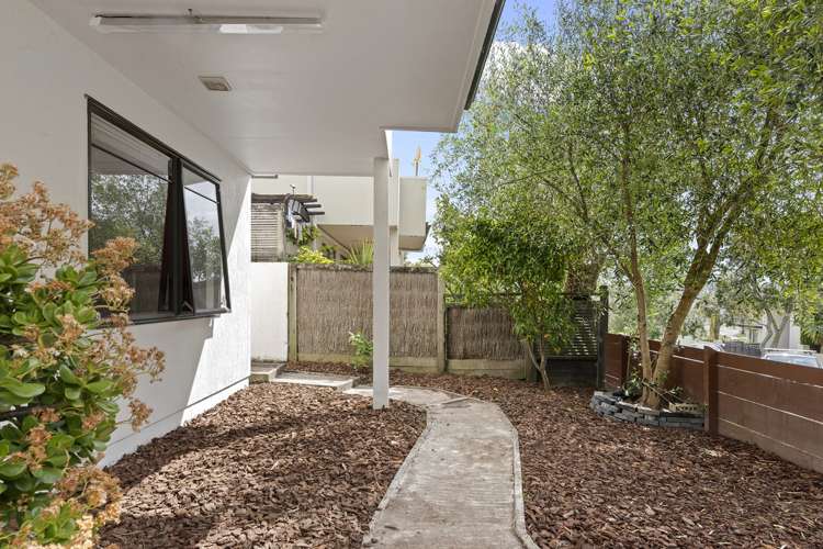 2/62 Fernhill Way Oteha_17