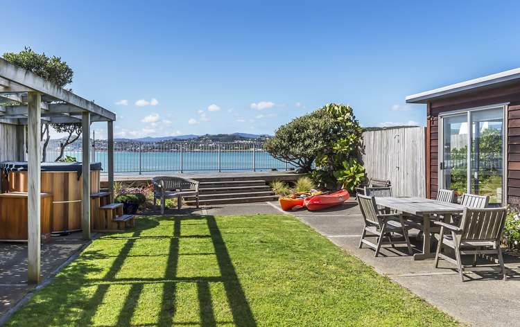 273 Queens Drive Lyall Bay_18