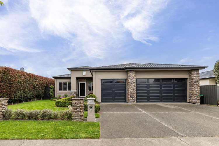 13 Heynes Place Clive_21