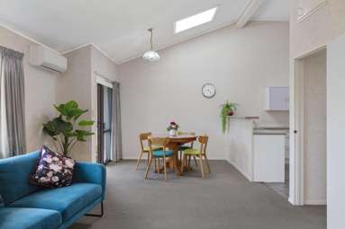 32/151 Kitchener Road_1