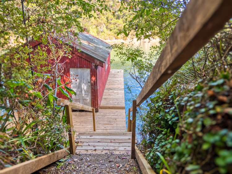 6 Tirairaka Terrace Russell Surrounds_13