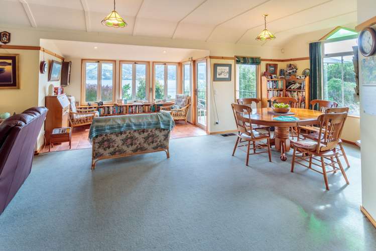 572 Portobello Road Company Bay_8