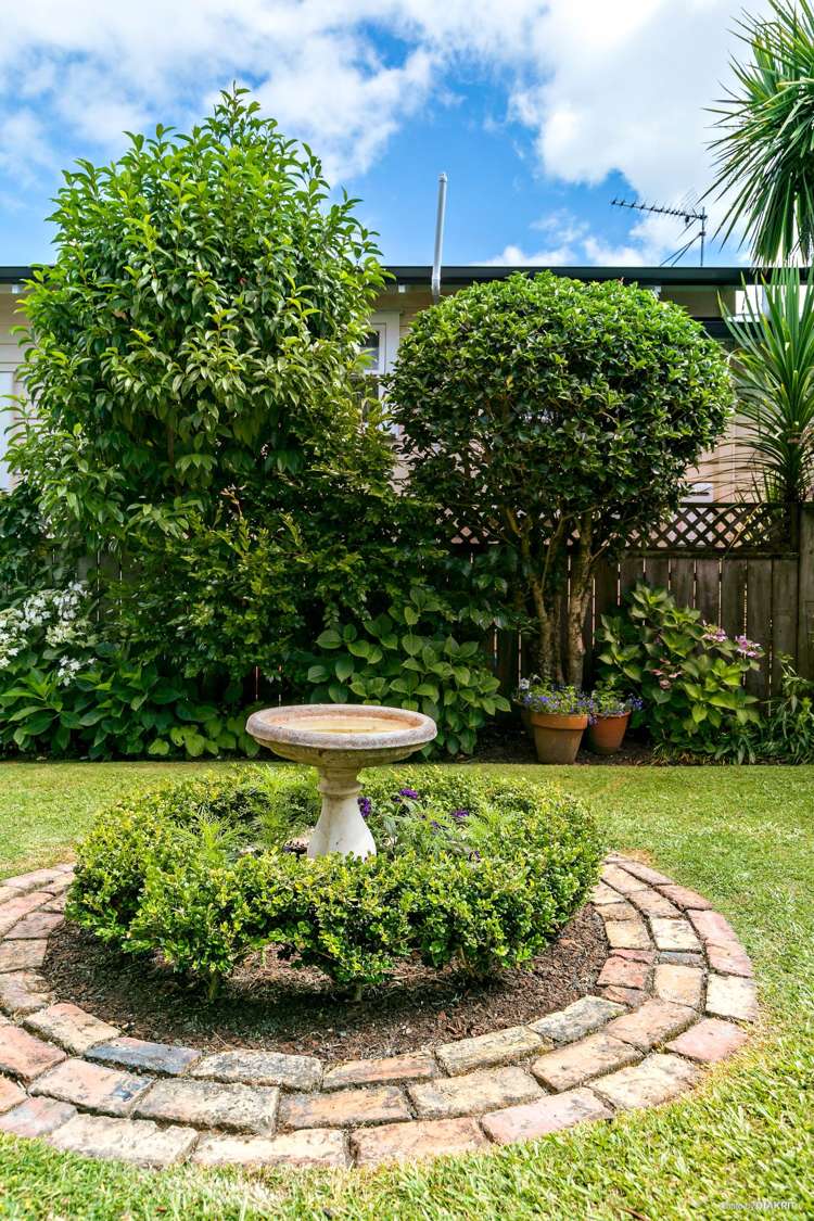 1/24 Hemi Street Narrow Neck_11