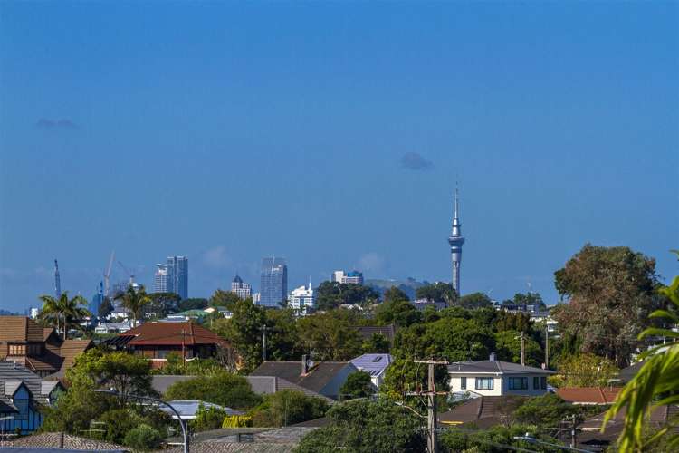 2/11a East Coast Road Milford_6