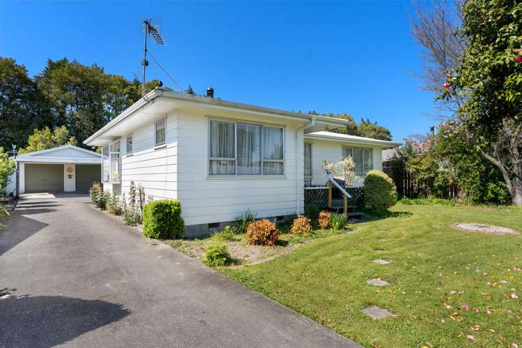 13 Deller Drive Carterton_17