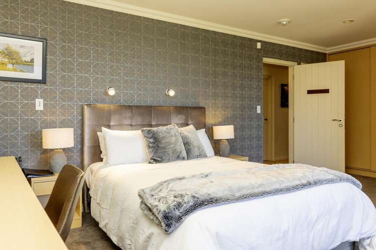 534 Gillespie Place Acacia Bay_13