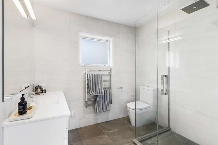 2/3 Knightsbridge Drive Forrest Hill_11