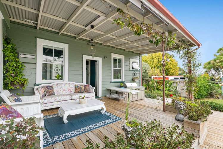 1 Green Lane Helensville_35