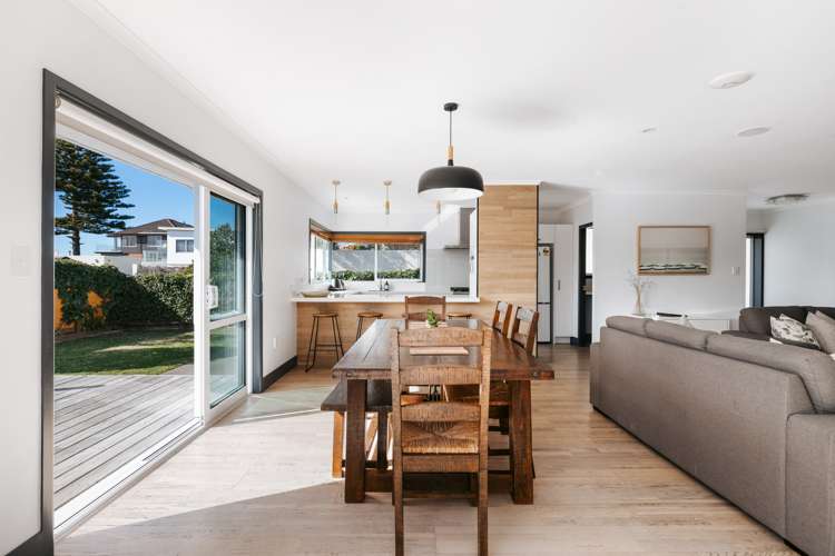 2/203 Oceanbeach Road Mount Maunganui_4