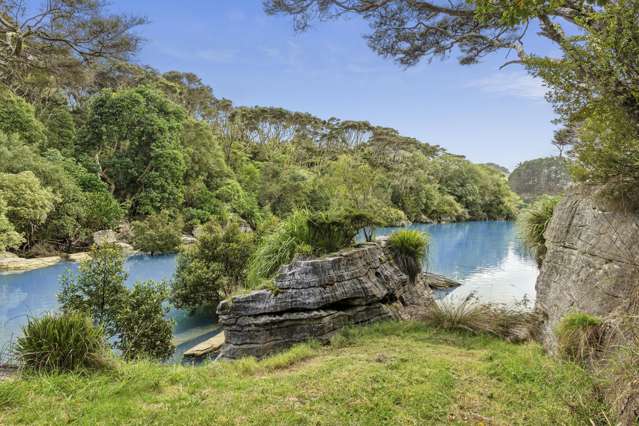 A Secluded Sanctuary of Coastal Elegance