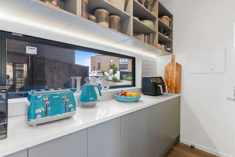 6 Reg Pearce Way Glen Innes_9