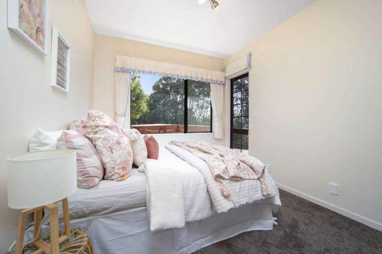15 North Way Titirangi_18