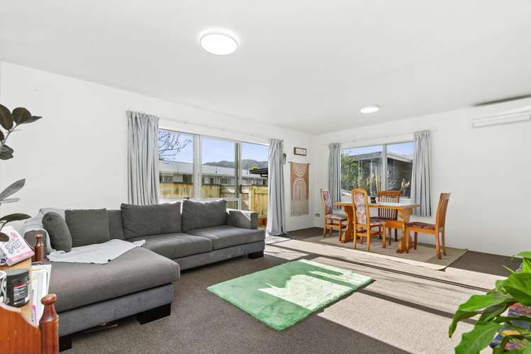 8 Hastings Grove Wainuiomata_3