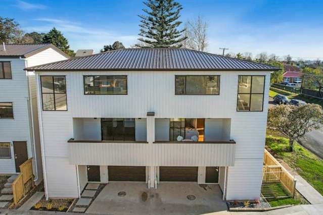 Stunning 5 Bedrooms Brand New Family Home with...