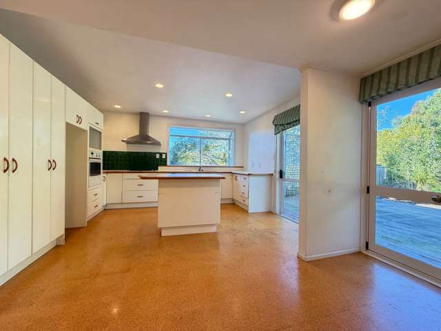 20 Bond Crescent Forrest Hill_4