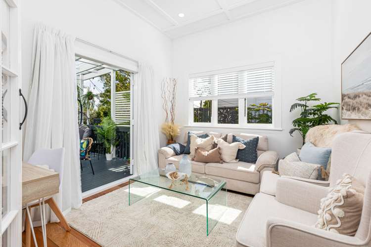 83 Golf Road New Lynn_15