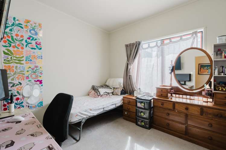 169 River Road Hamilton East_14