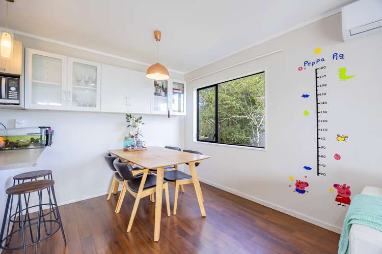 2/16 James Street Bayview_14