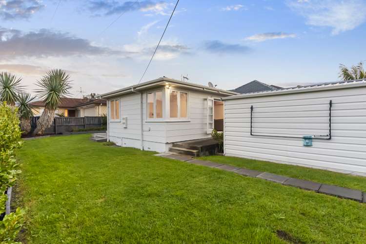 11 Grainger Road Te Atatu South_7
