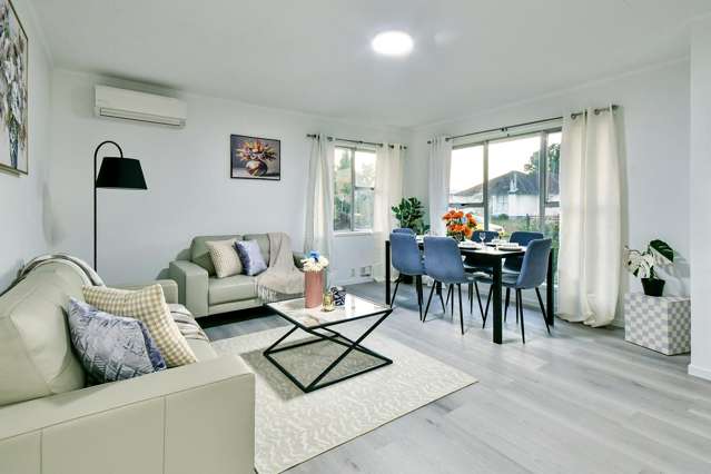 2/2 Wayne Drive Mangere_1