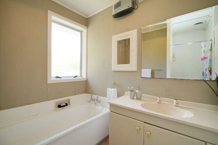 39 Oreti Road Otatara_12