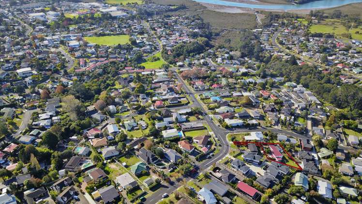 65 Tirimoana Road Te Atatu South_24