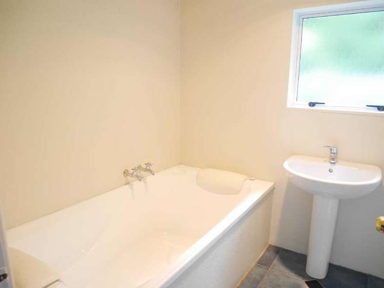 79 Marshland Road Shirley_11