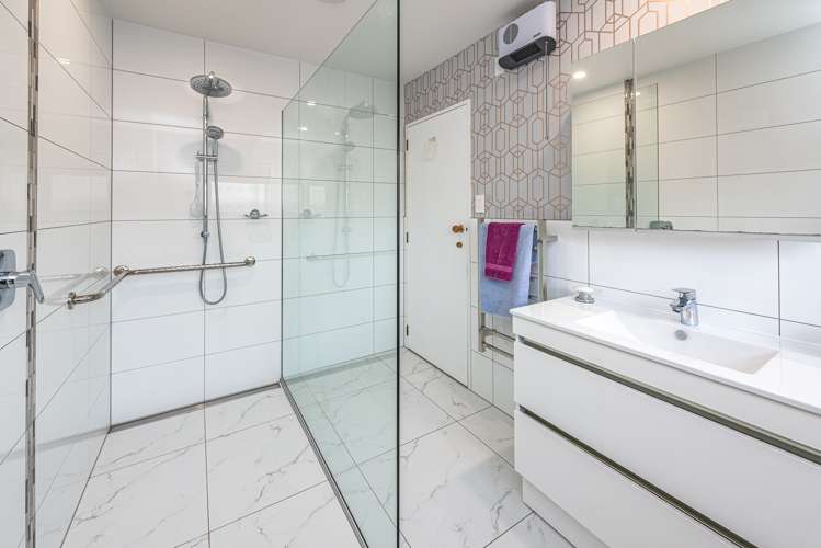 3 Warwick Place Springvale_9