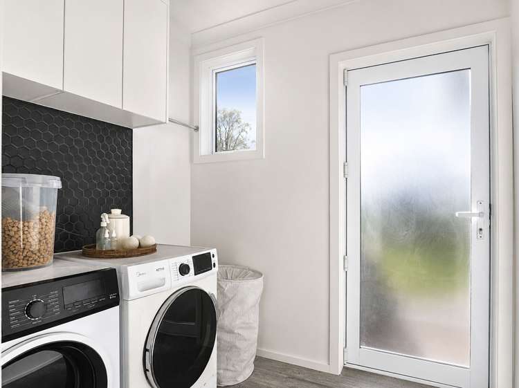 147 Devon Street West Hillcrest_14