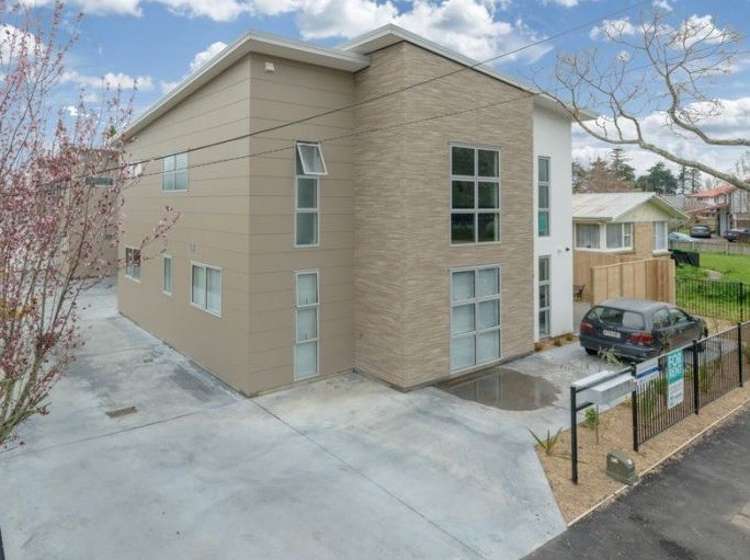 3/167 Knighton Road Hillcrest_0