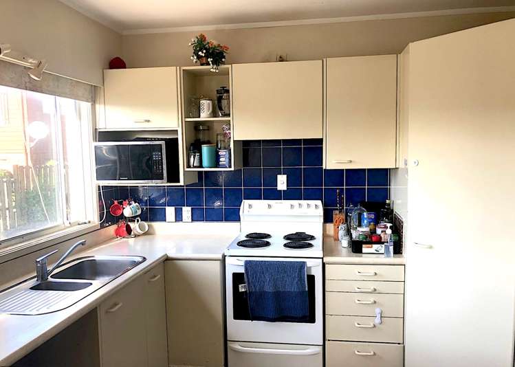 2/62 Kitchener Road Milford_2