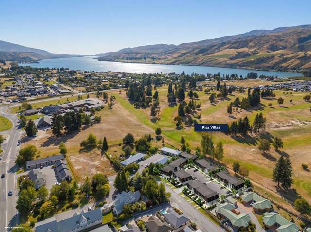 Golf course living, central convenience