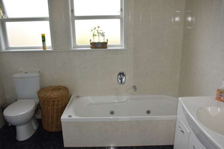 12 Miltonia Avenue Te Atatu South_12