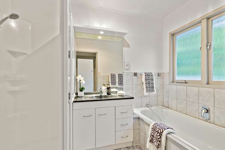 70 Heathcote Road Castor Bay_13