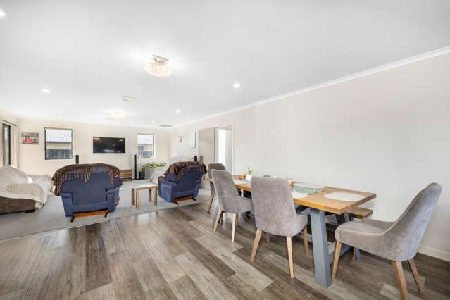 16 Spitfire Drive Burleigh_4