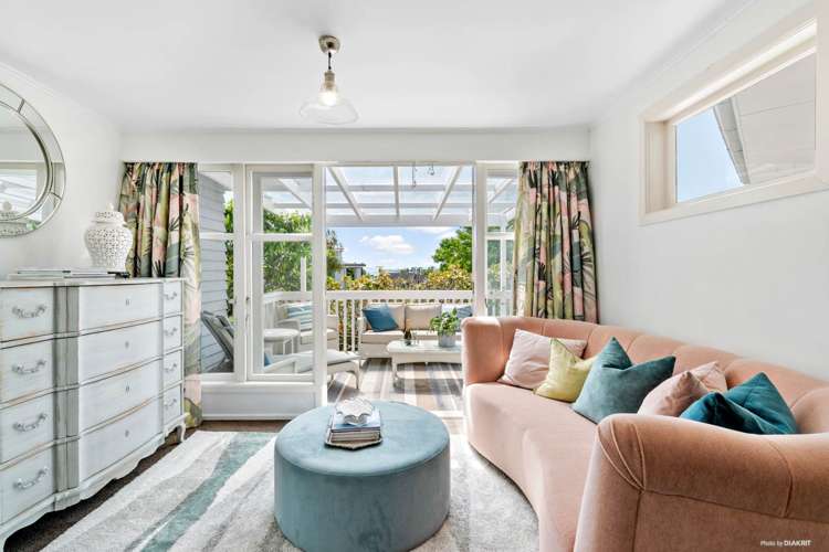 18 Glenfern Road Mellons Bay_11