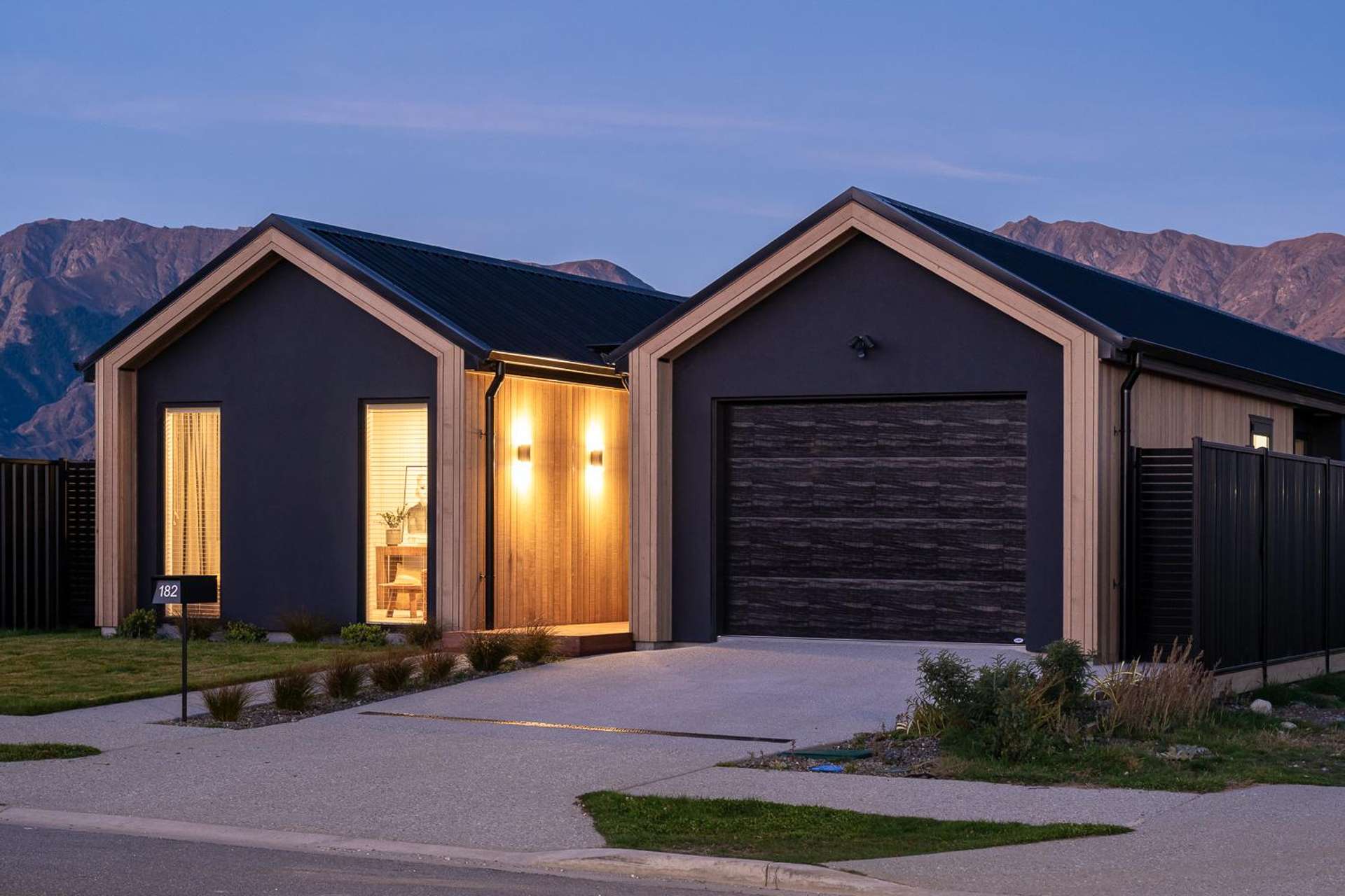 182 Burdon Loop Lake Hawea_0