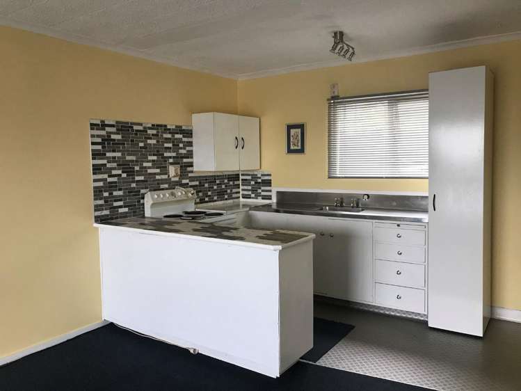 4/4 Moana Street 1067_1