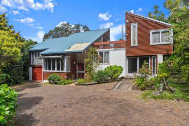 469 Riddell Road_2