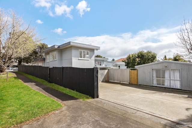 1 Mark Road Mount Albert_2
