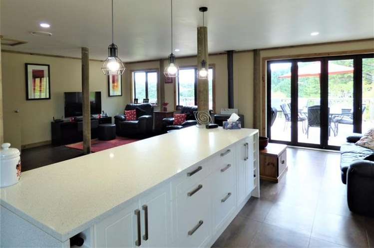 593 Ormiston Road Waipu_17