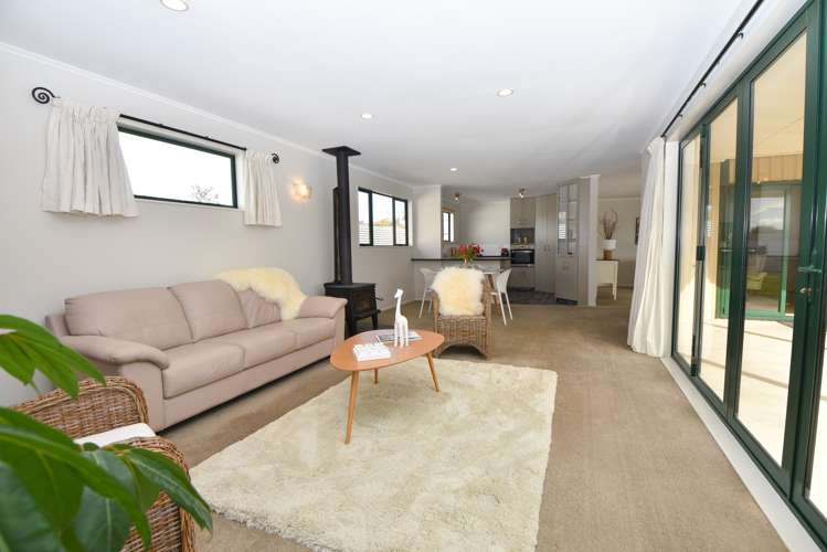 19 Charles Street Carterton_9